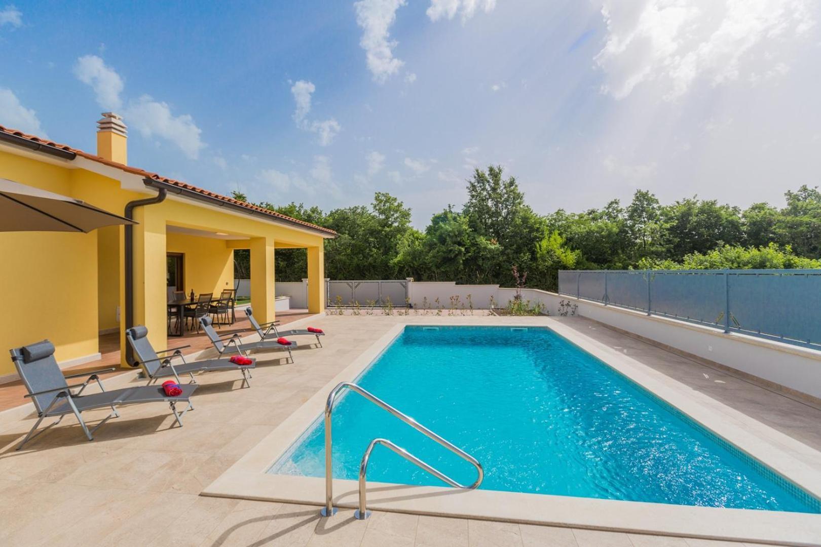 Villa Prenci Private Pool Tinjan Exterior photo