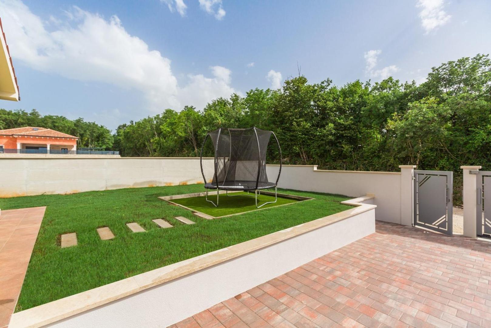 Villa Prenci Private Pool Tinjan Exterior photo
