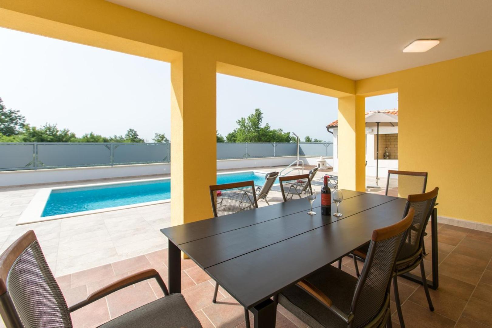 Villa Prenci Private Pool Tinjan Exterior photo