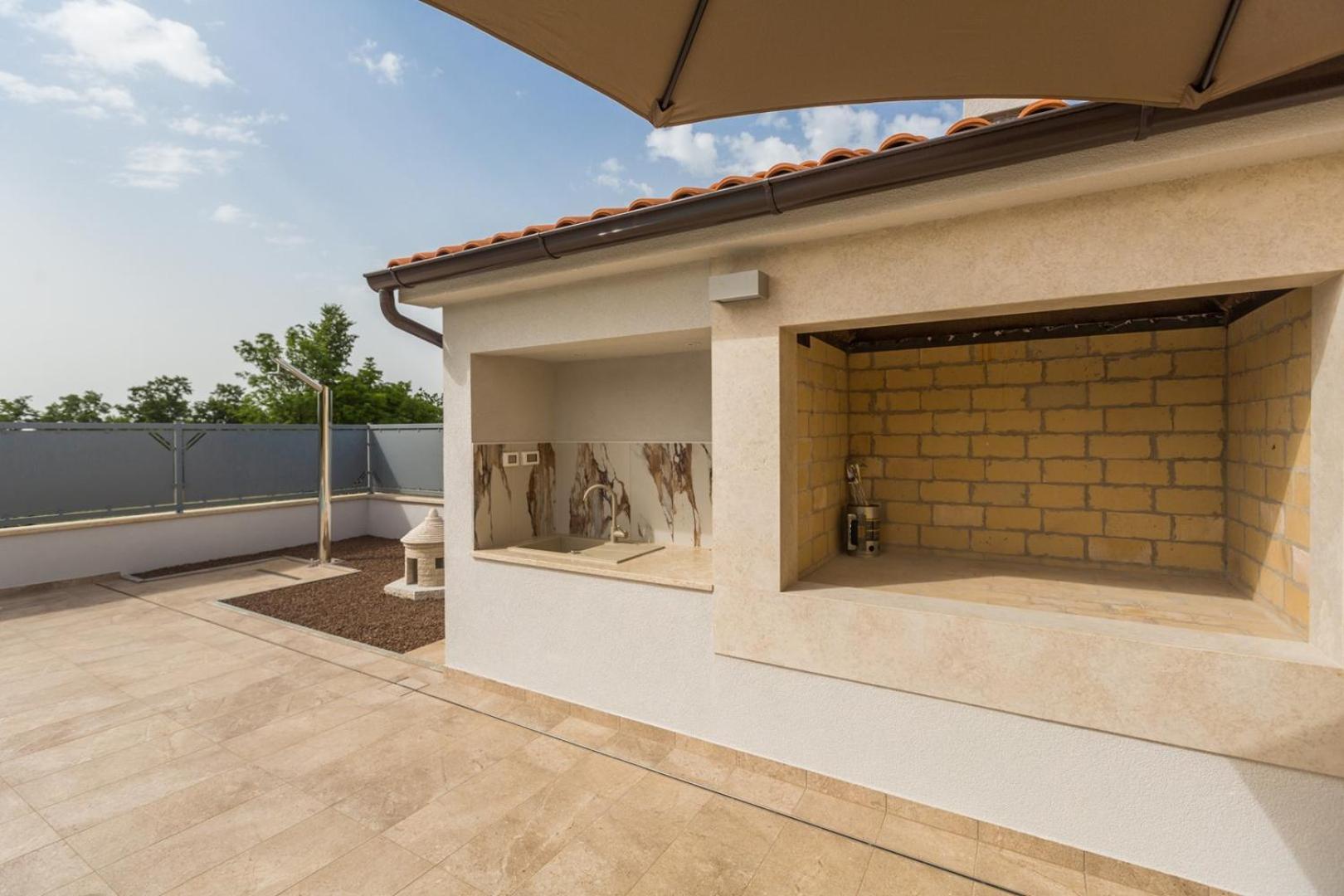 Villa Prenci Private Pool Tinjan Exterior photo