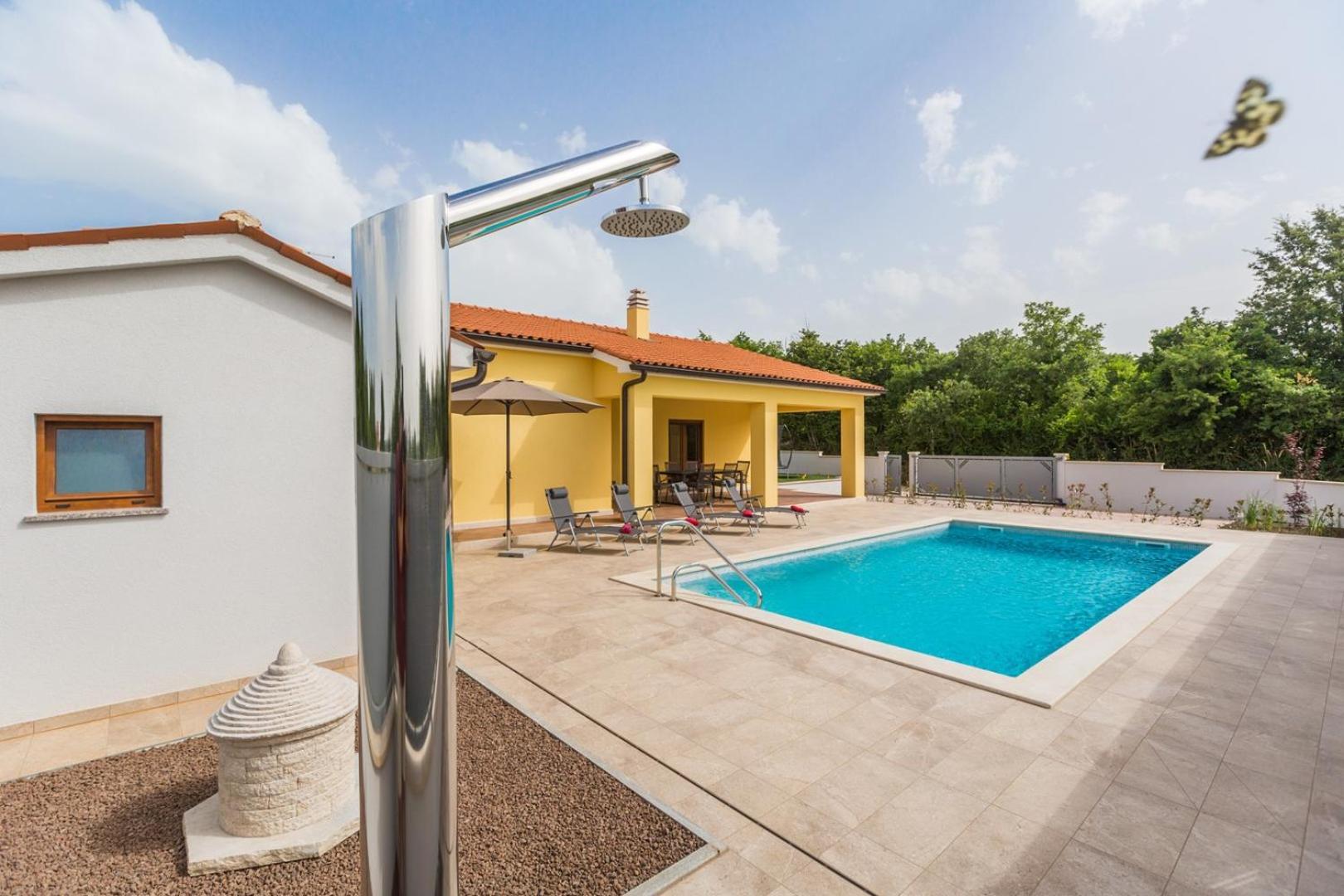 Villa Prenci Private Pool Tinjan Exterior photo