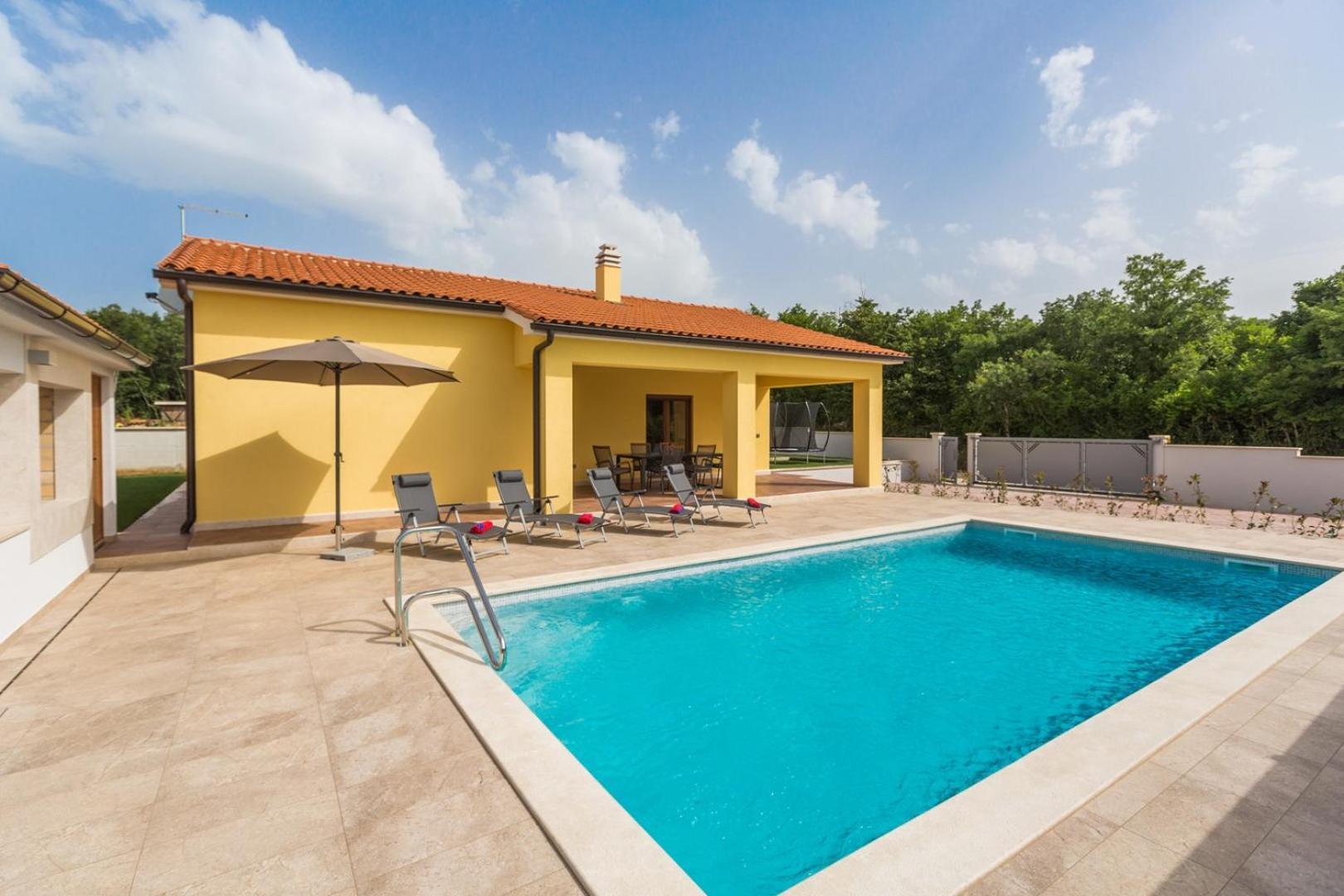 Villa Prenci Private Pool Tinjan Exterior photo