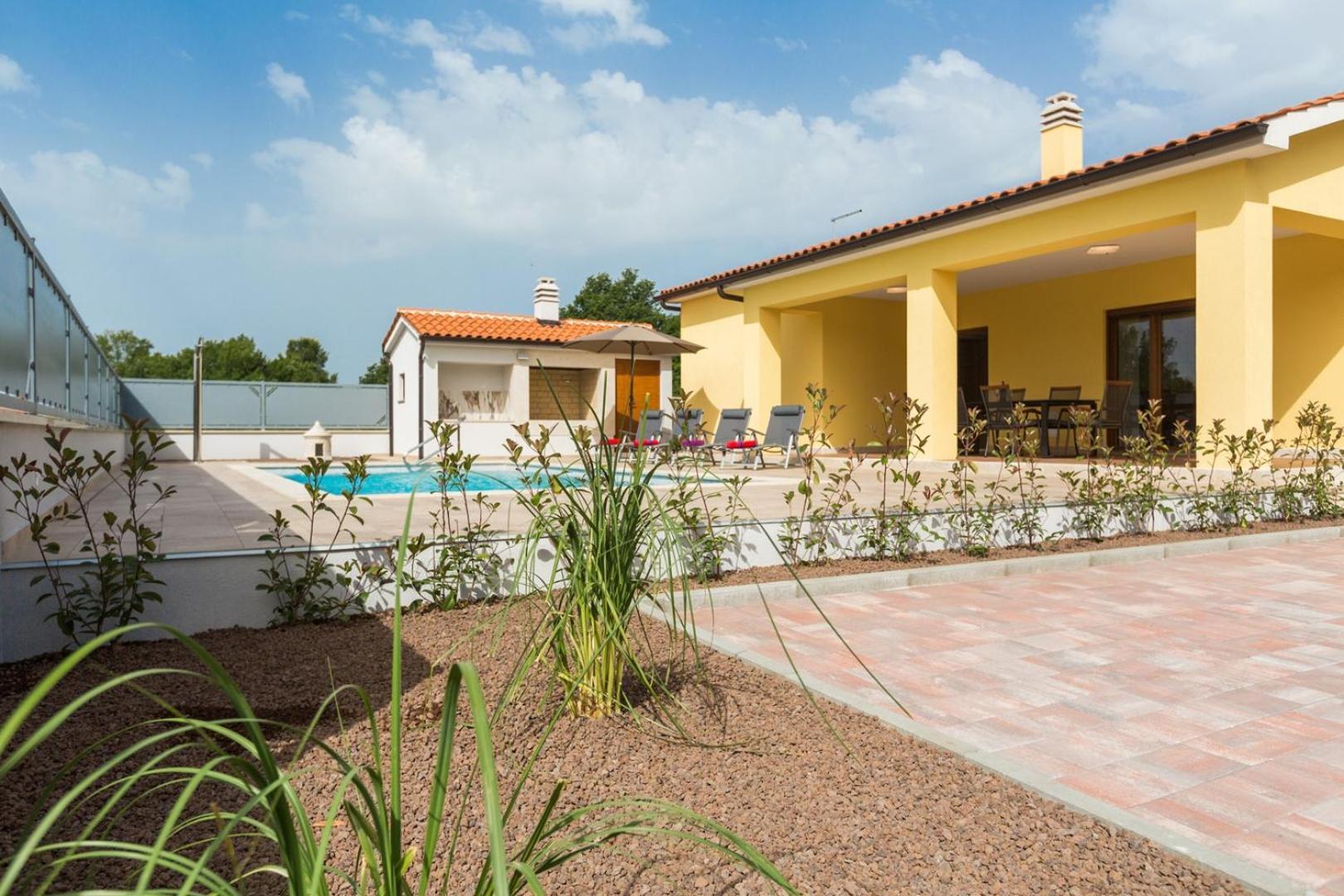 Villa Prenci Private Pool Tinjan Exterior photo