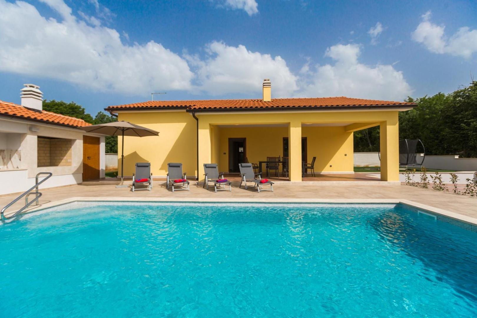 Villa Prenci Private Pool Tinjan Exterior photo